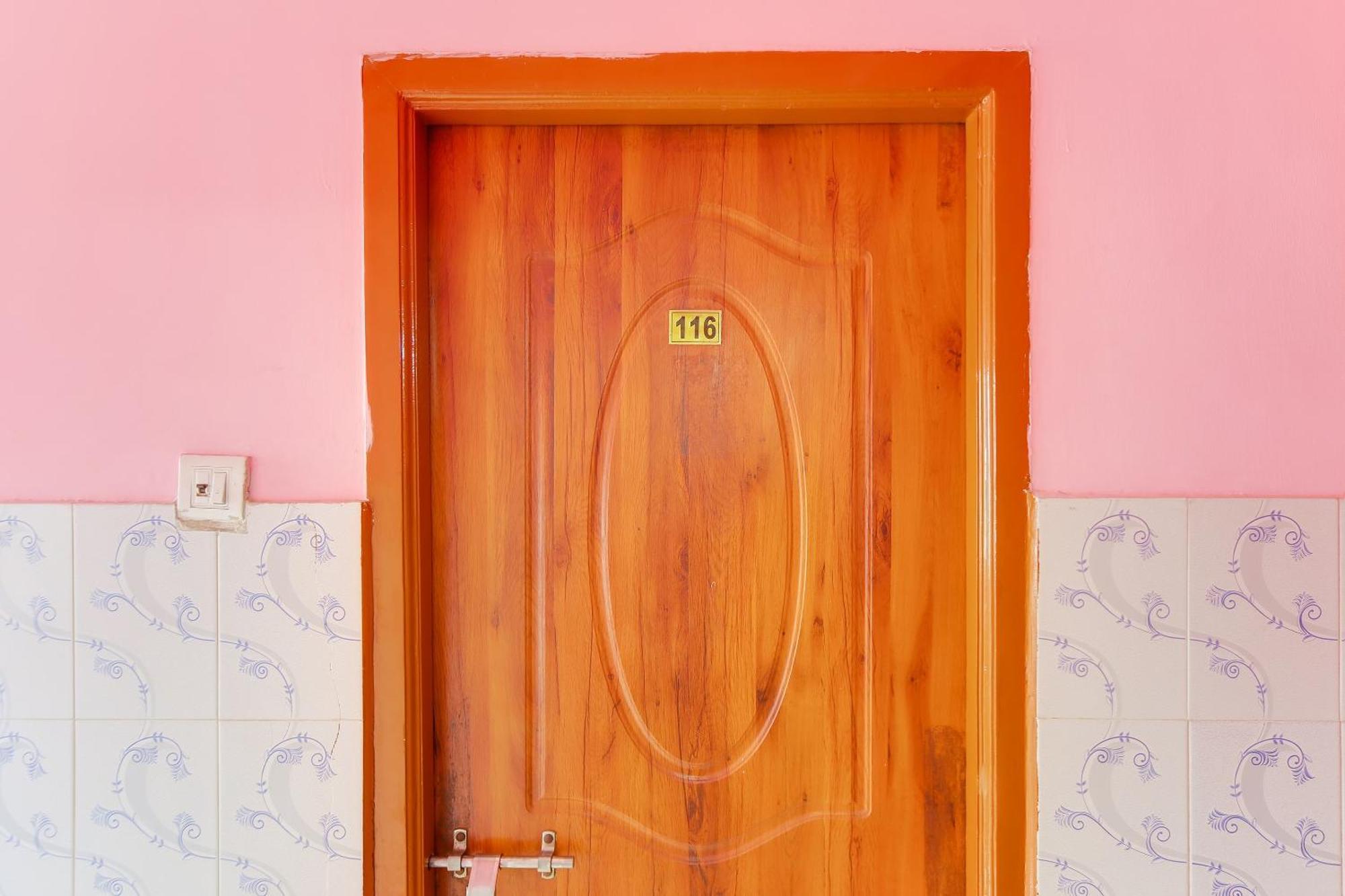 Spot On 75475 Cn Guest House Chennai Exterior photo