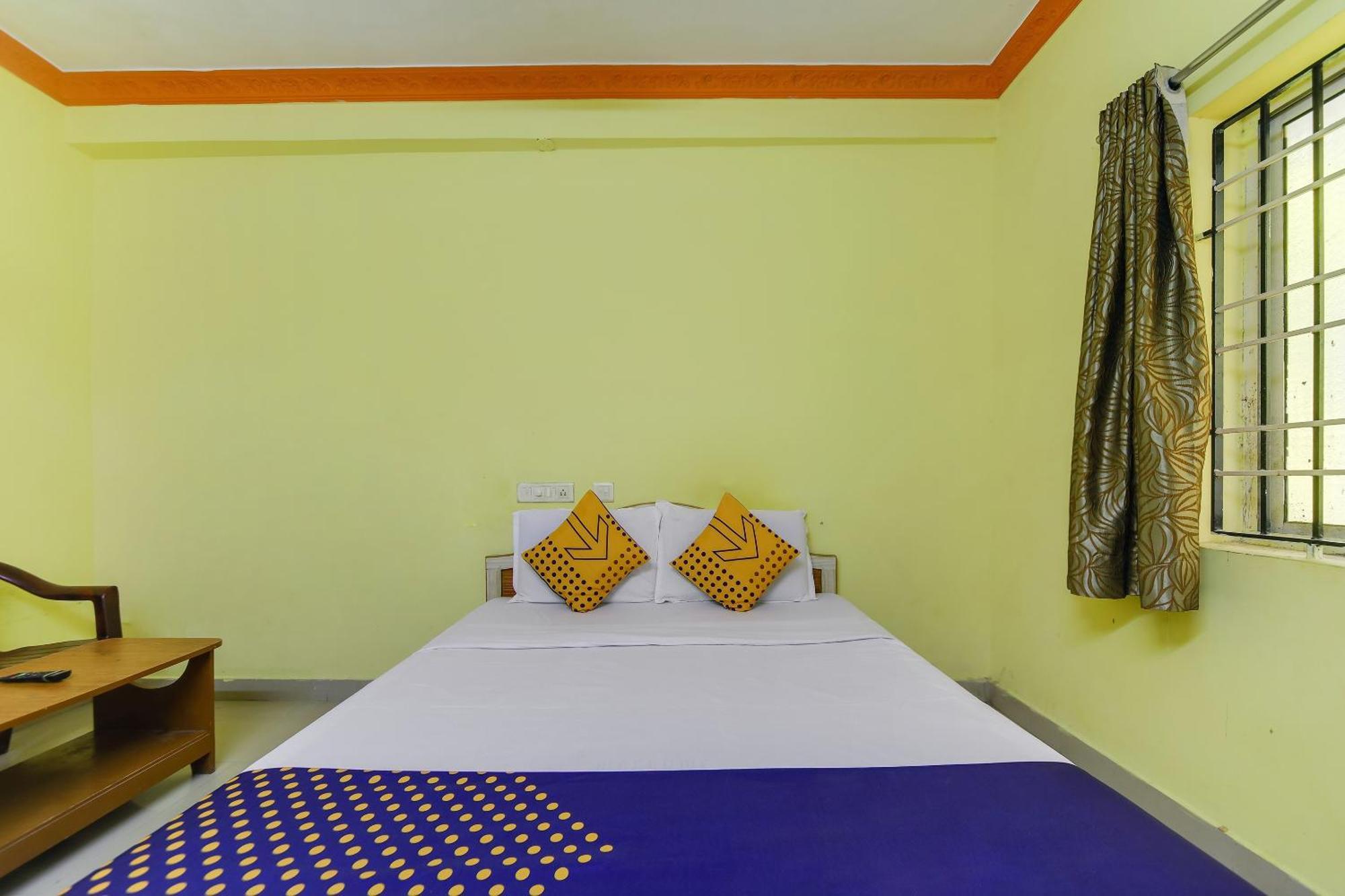 Spot On 75475 Cn Guest House Chennai Exterior photo